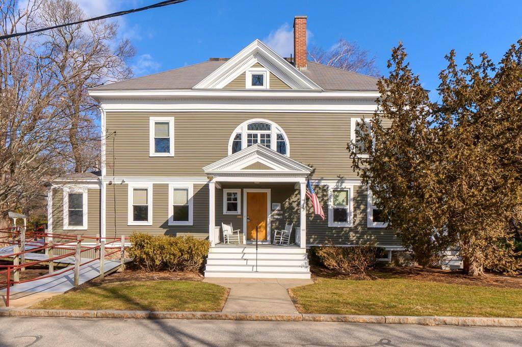 203 Willow - Photo 1
