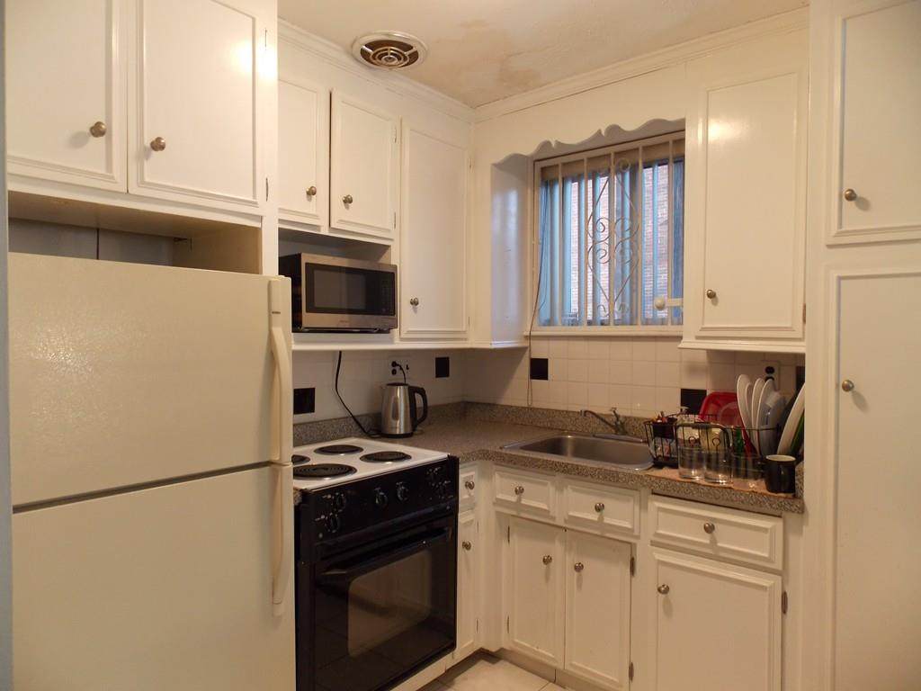 133 Beaconsfield Road - Photo 1