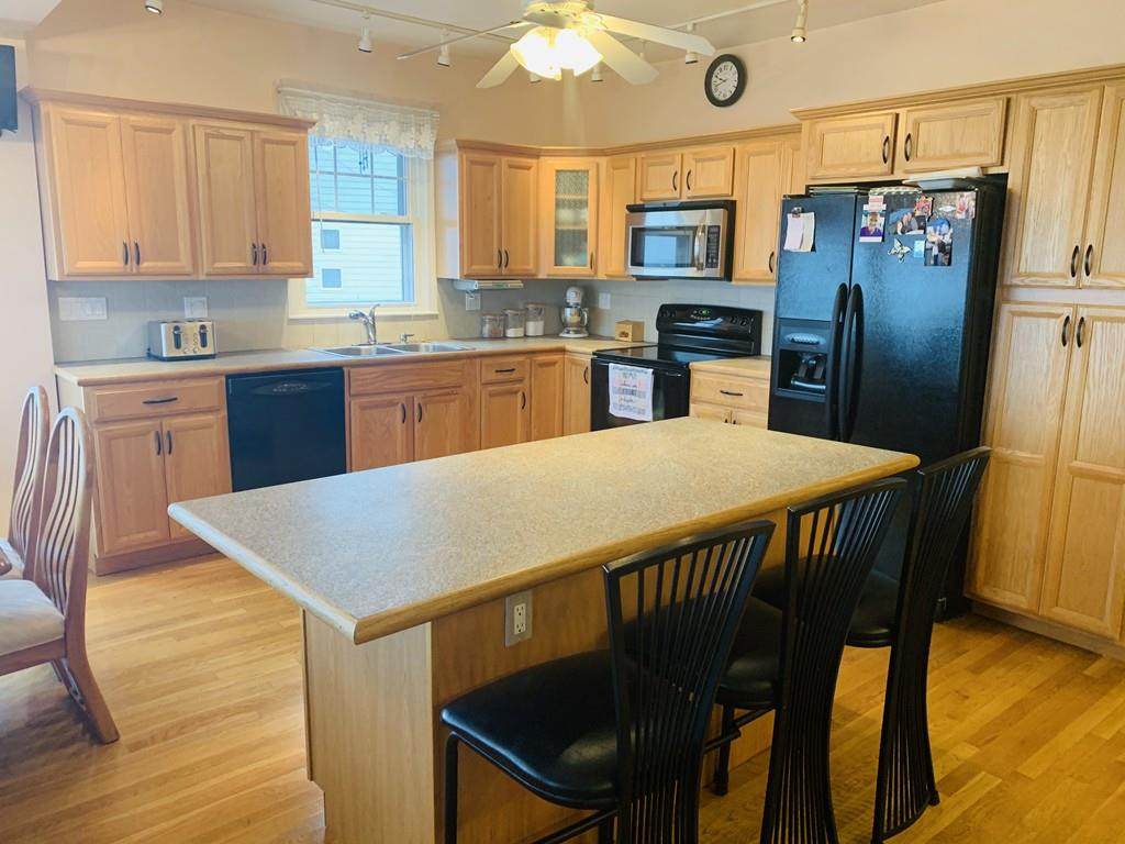 146 Grand View Ave - Photo 1