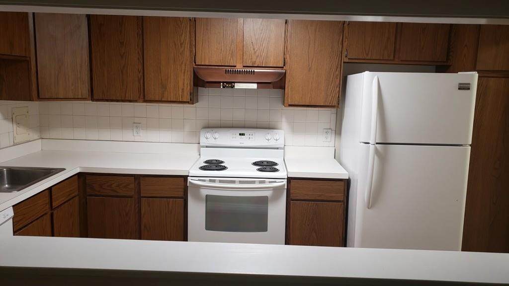 121 Tremont St - Photo 1