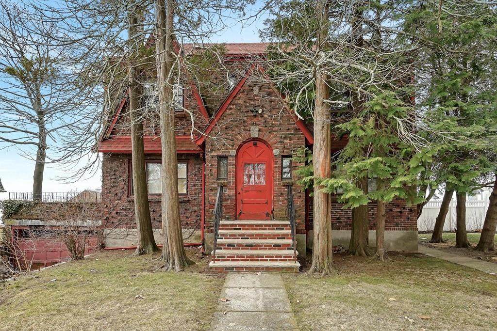 251 Court Road - Photo 1