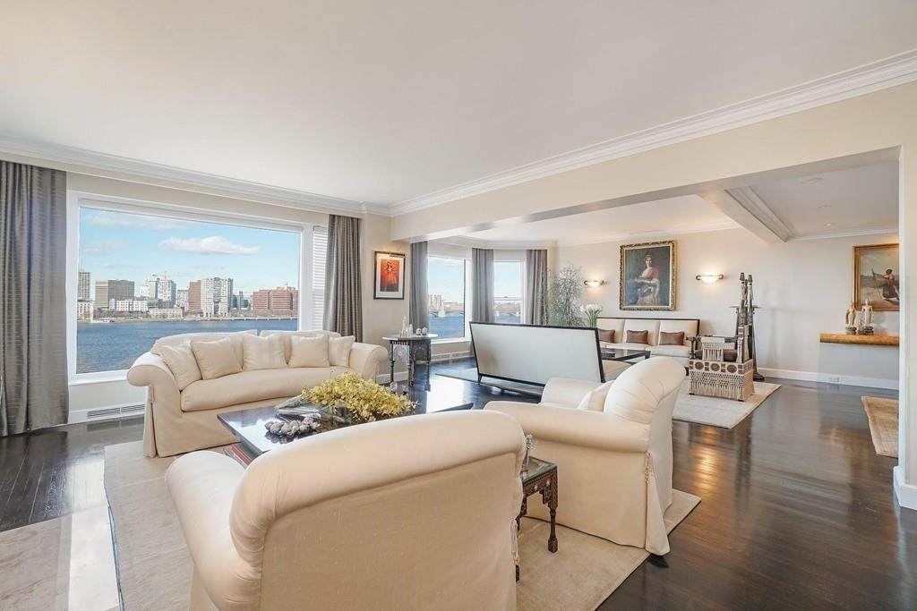 250 Beacon Street - Photo 1