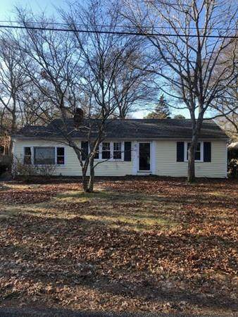 19 Holiday Ln - Photo 1