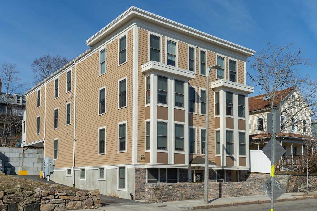 2747 Washington Street - Photo 1