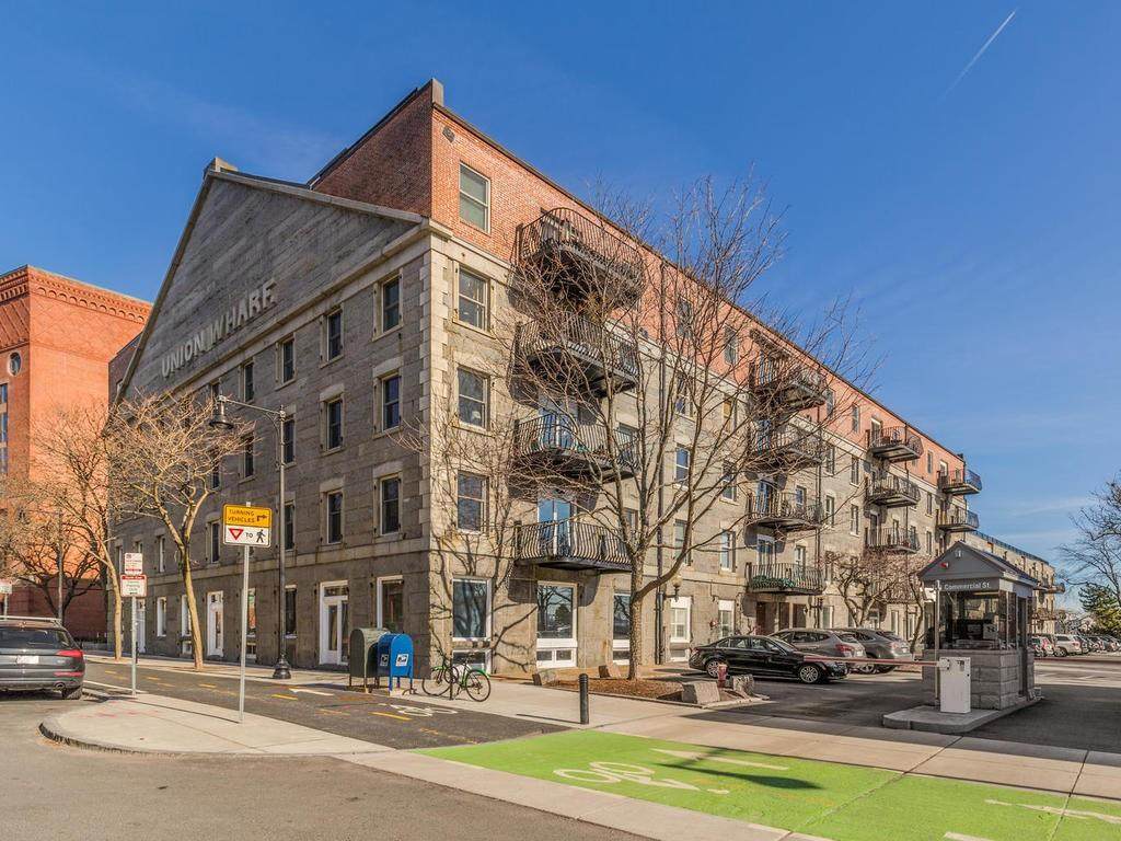 343 Commercial Street - Photo 1