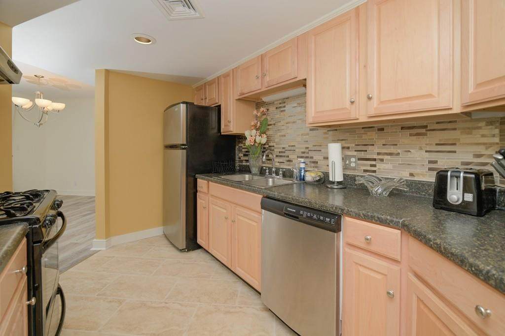 110 Dean Street - Photo 1