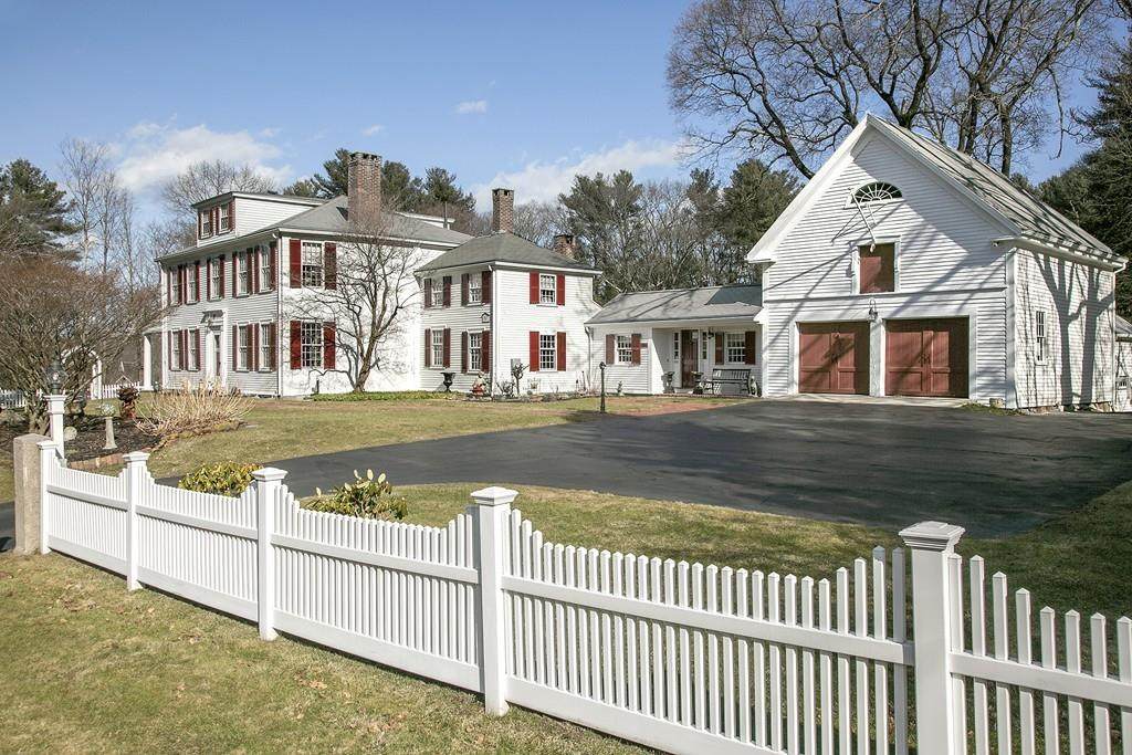 810 Main St - Photo 1