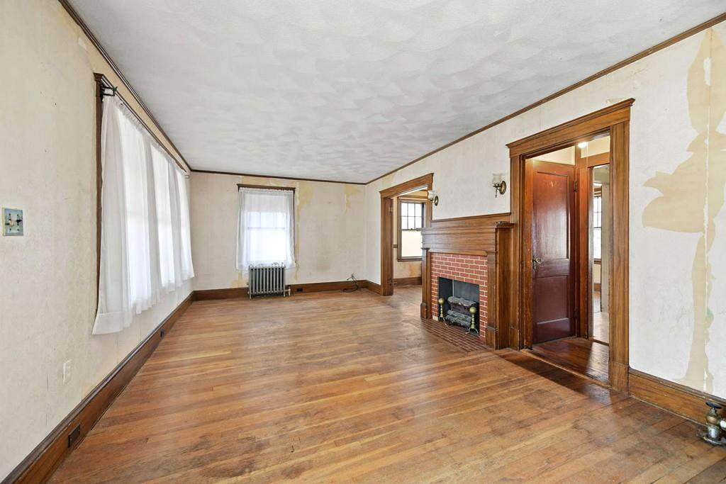 143 Fells Ave - Photo 1