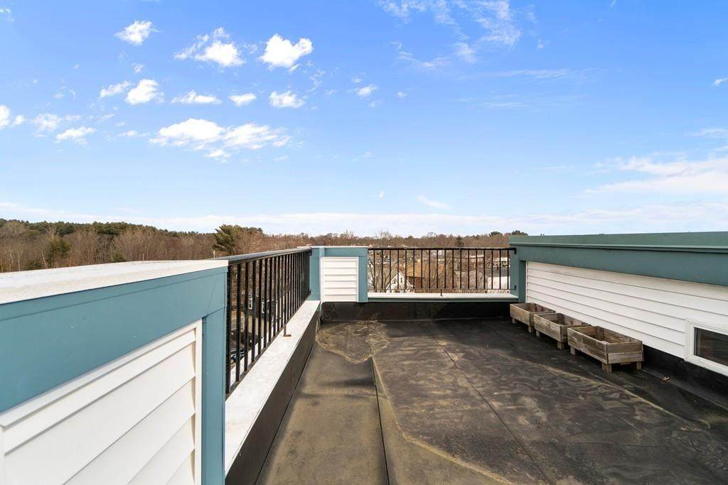 24 Glenwood Ave - Photo 1