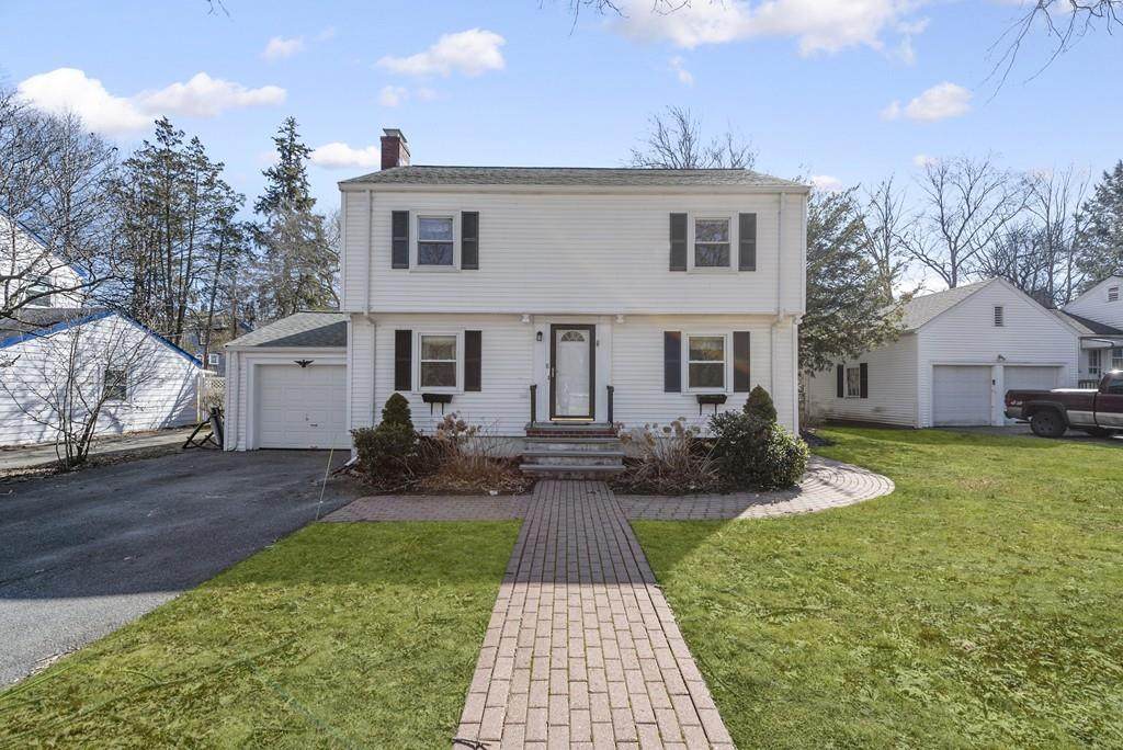 8 Vfw Pkwy - Photo 1