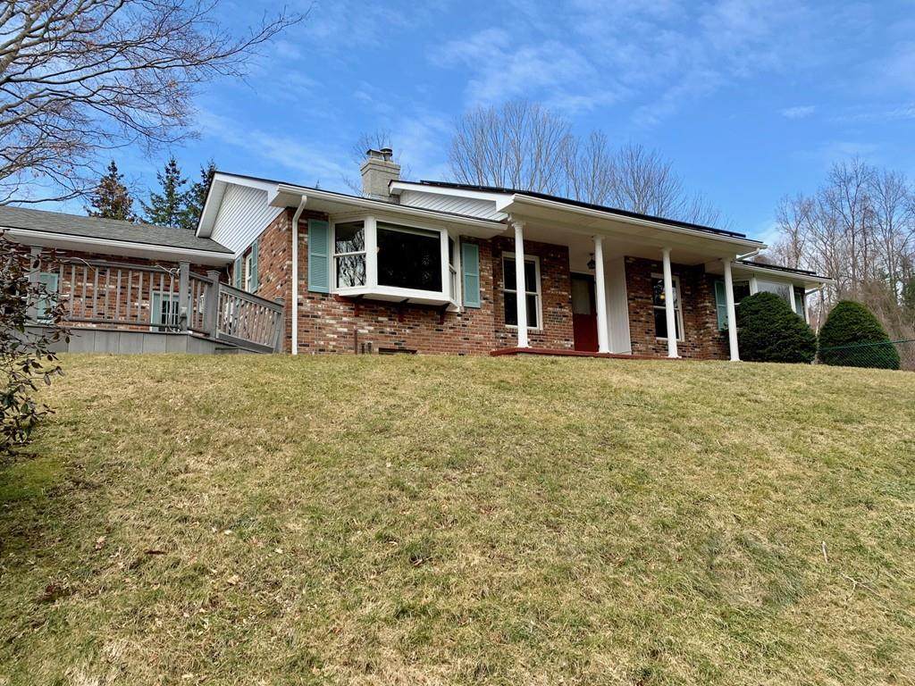8 Dickinson Hill Rd - Photo 1