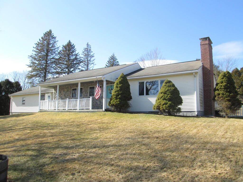 212 N East St - Photo 1