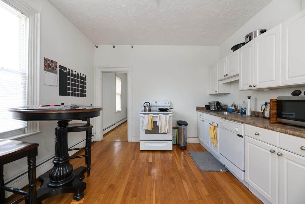 402 Putnam Avenue - Photo 1