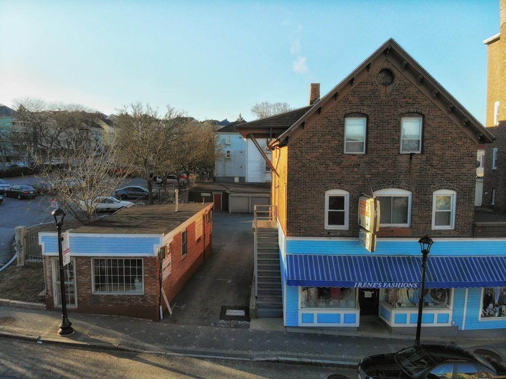 243 Columbia St - Photo 1