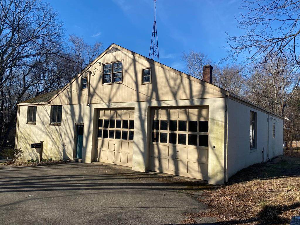 81 Hawthorne - Photo 1