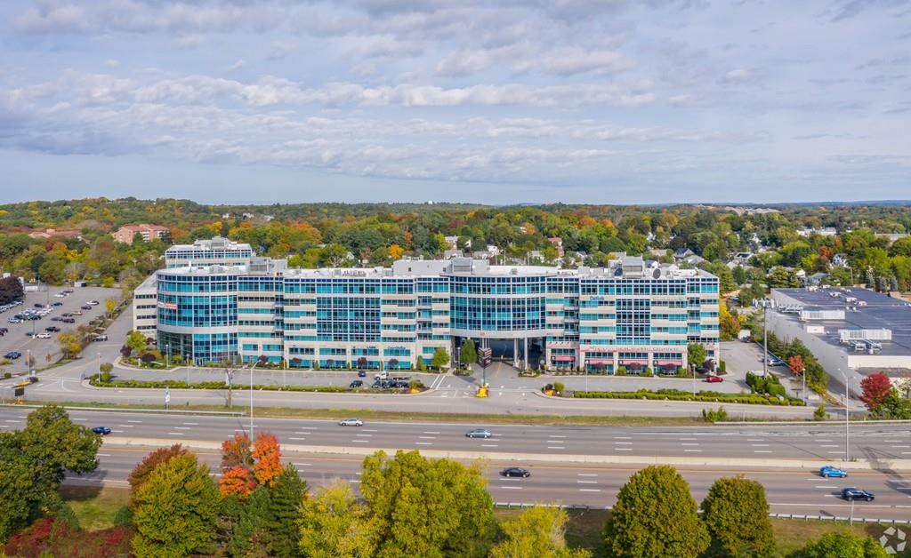 300 Tradecenter, Suite 4500 - Photo 1