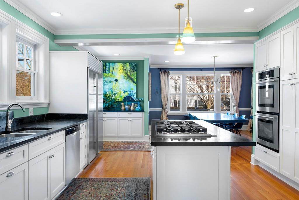 998 Humphrey Street - Photo 1