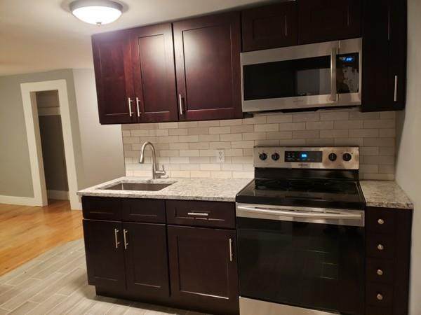 963 Main St - Photo 1