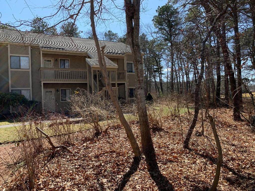 106 Eaton Lane - Photo 1
