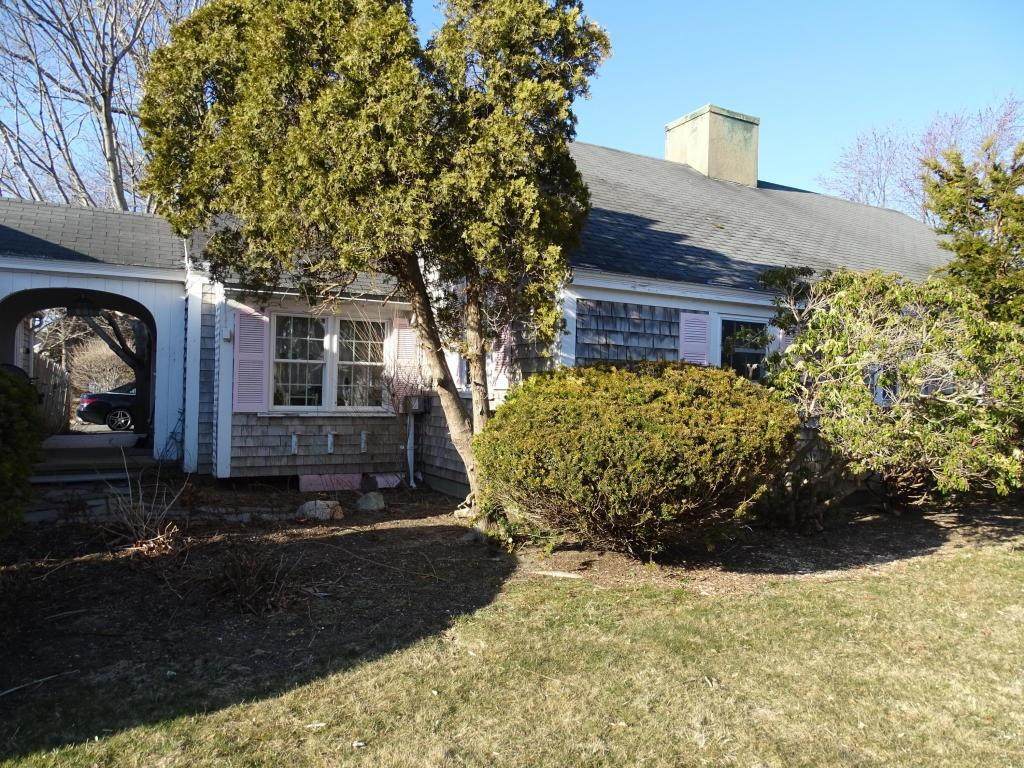 230 Gosnold St - Photo 1