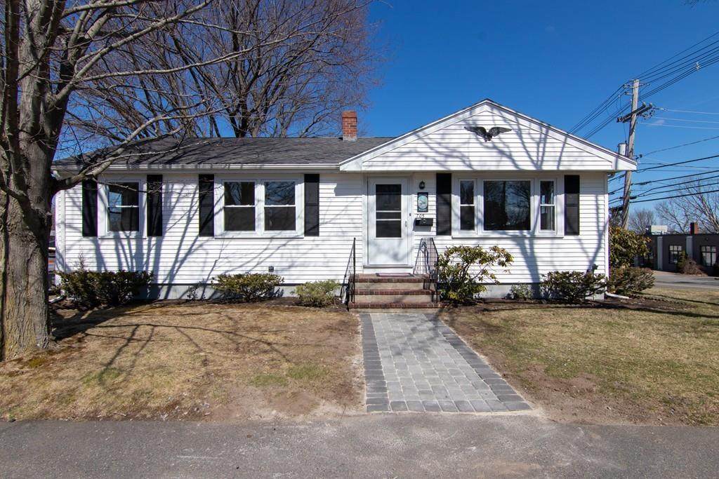705 Pleasant St - Photo 1