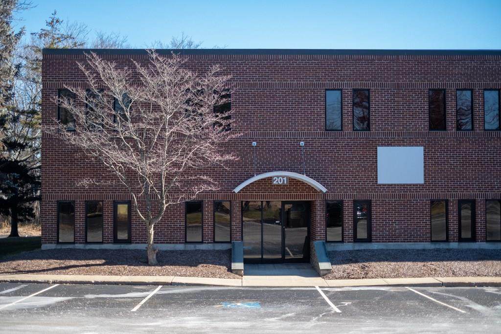 6 Blackstone Valley Pl - Photo 1
