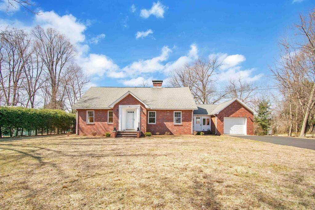 1360 Plumtree Rd - Photo 1