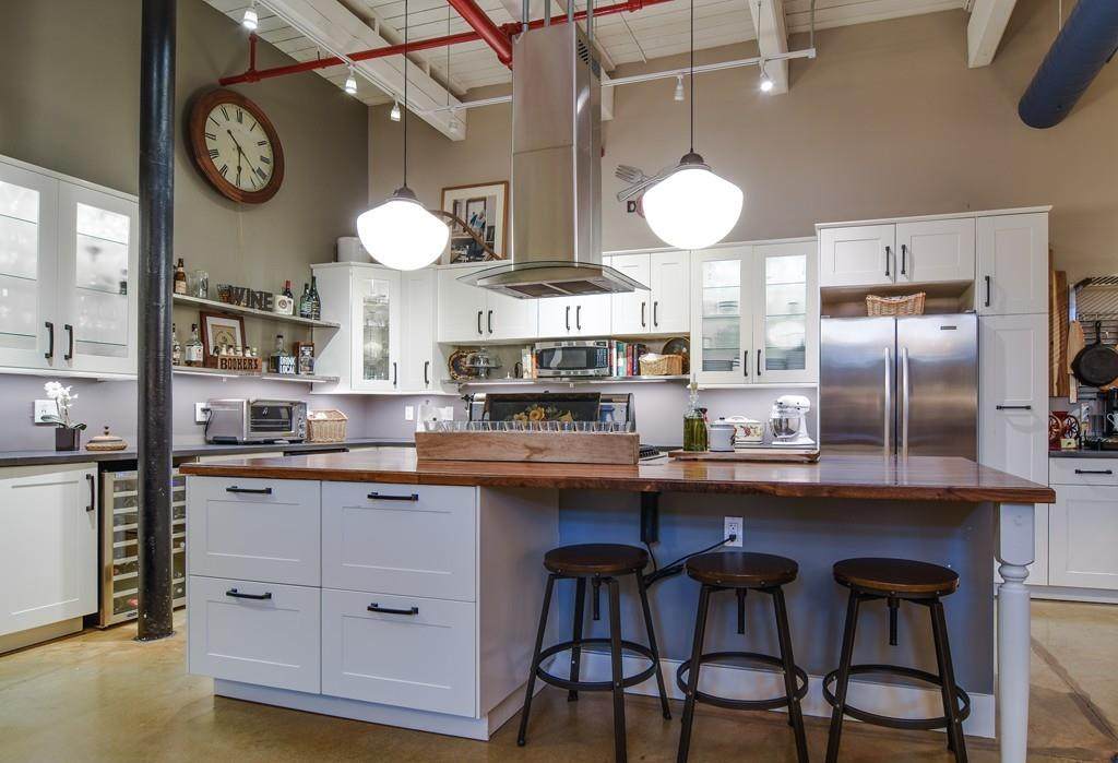 406 Lincoln St. - Photo 1