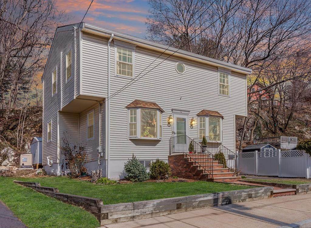 75 Maple St - Photo 1