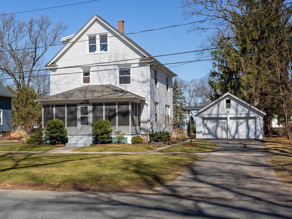 124 Massachusetts Ave - Photo 1