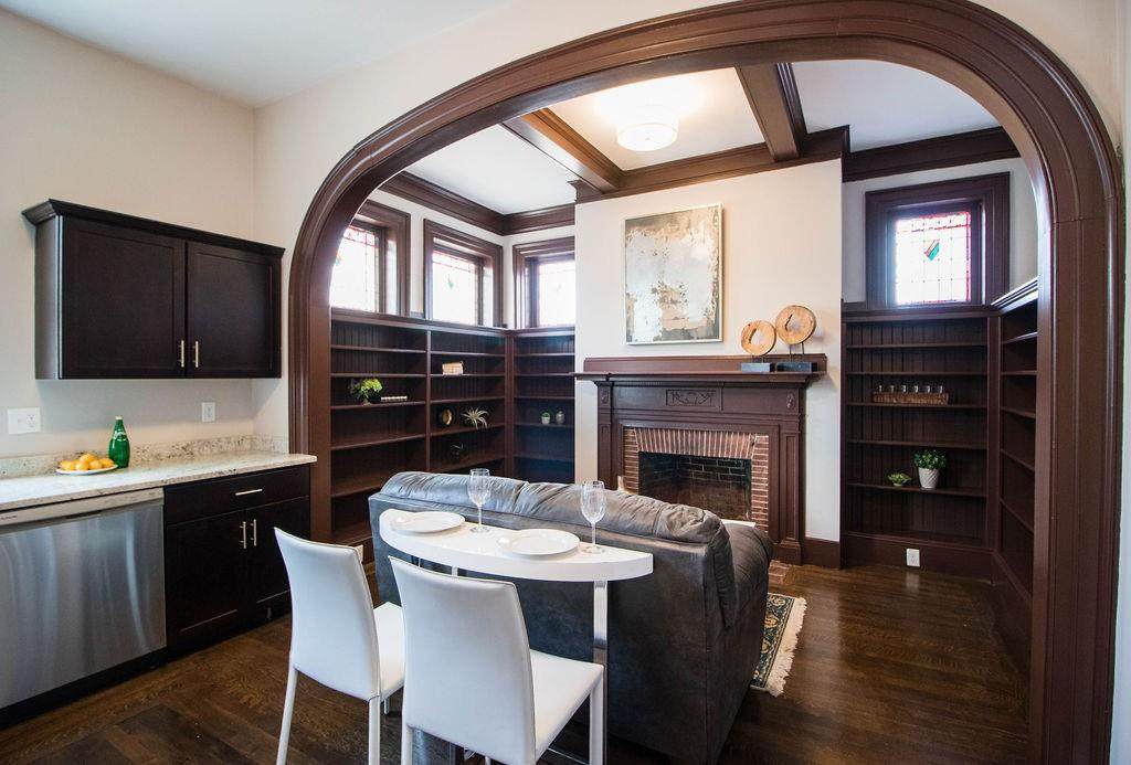 375 Bay Street - Photo 1