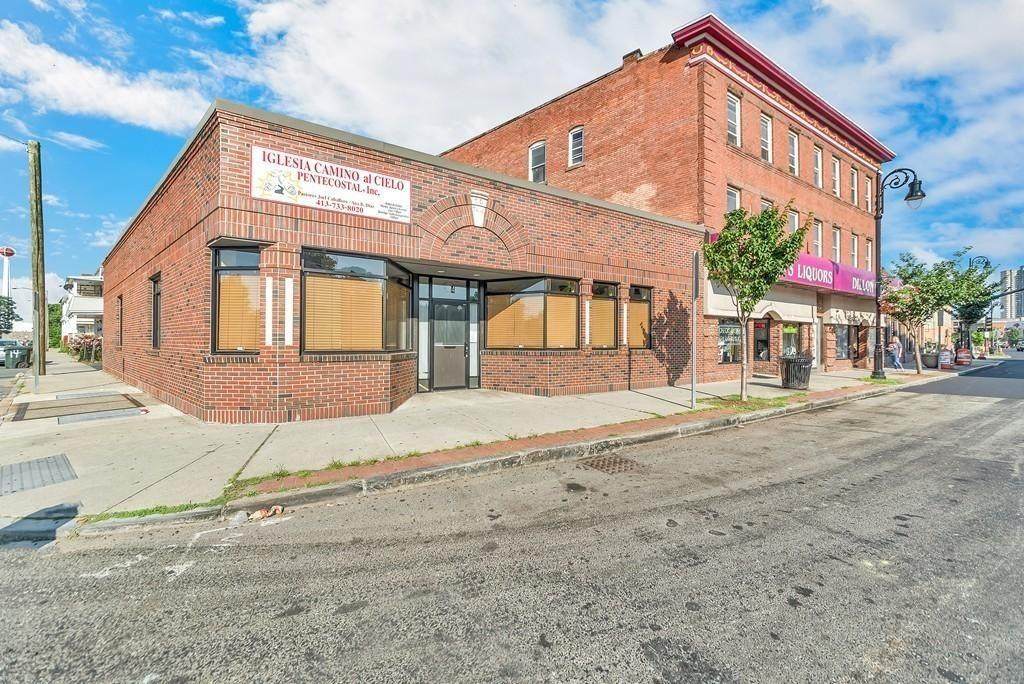 744 Main St - Photo 1