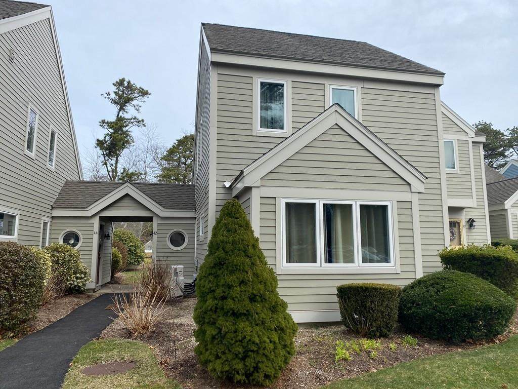 42 Trevor Ln - Photo 1