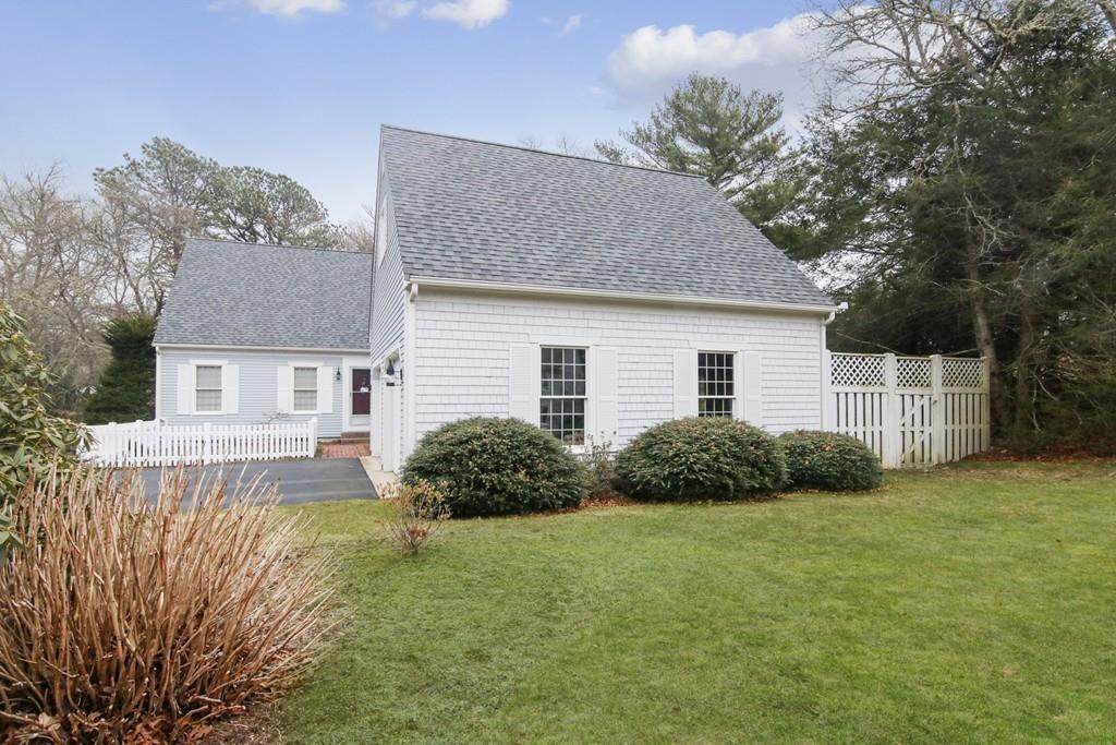 25 Shaker Dr - Photo 1