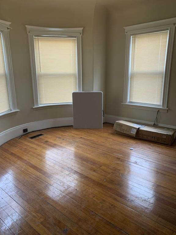 16 Magnolia Square - Photo 1