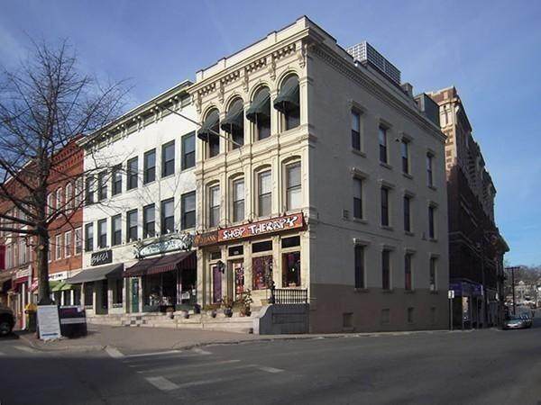 135 Main St - Photo 1