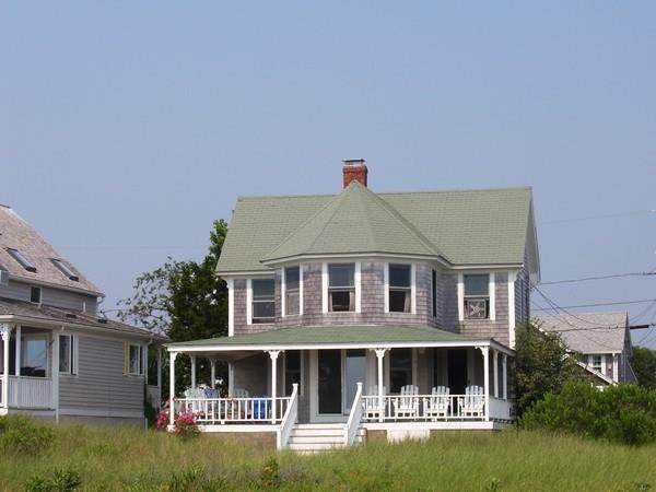 230 Bay Ave - Photo 1