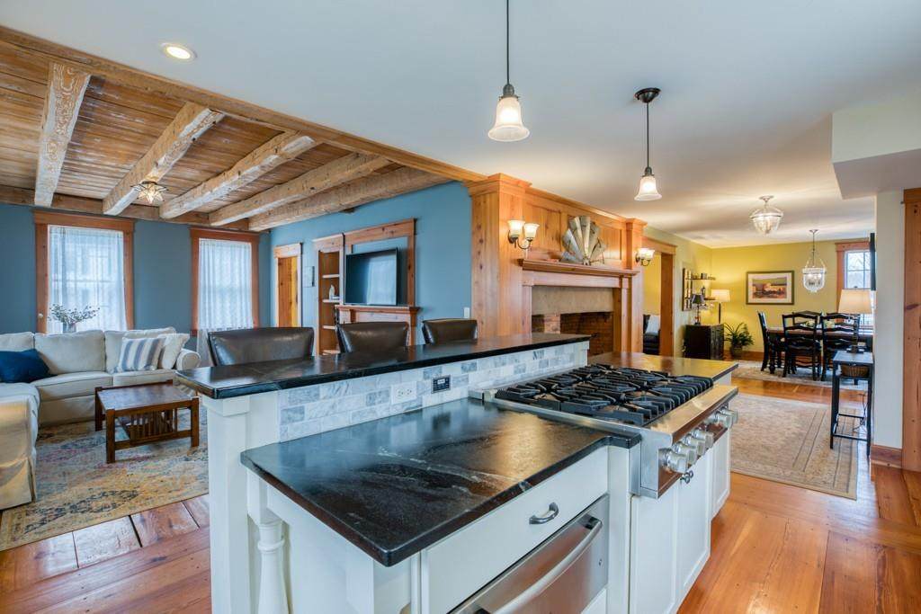 130 West St - Photo 1
