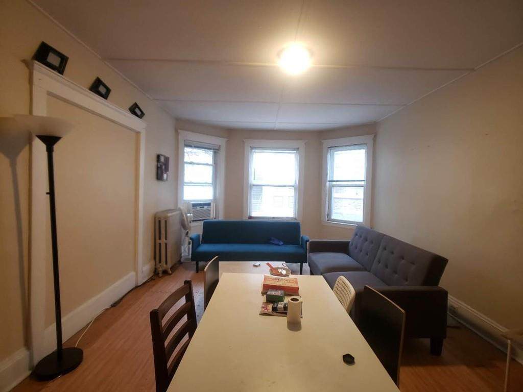 192 Kelton - Photo 1