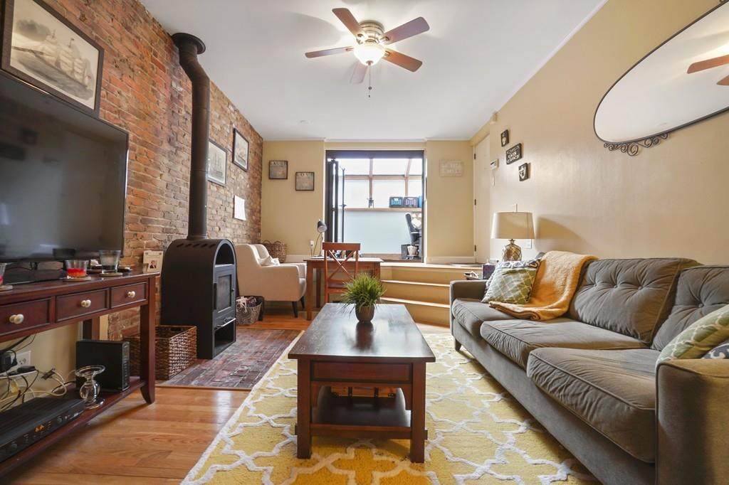 347 Marlborough St - Photo 1 347 Marlborough St - Photo 1
