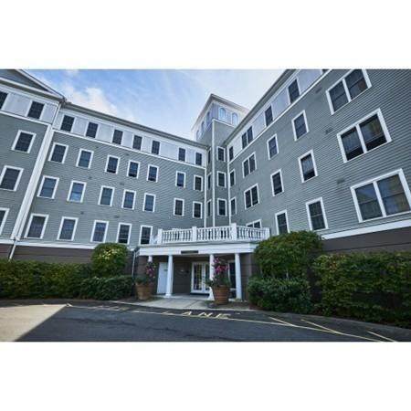 8 Crowninshield St - Photo 1