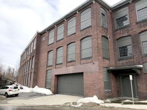 320 River St - Photo 1