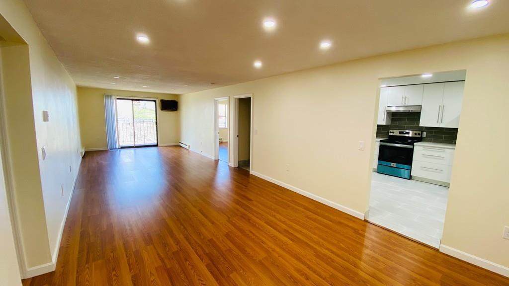 10 Wrentham - Photo 1