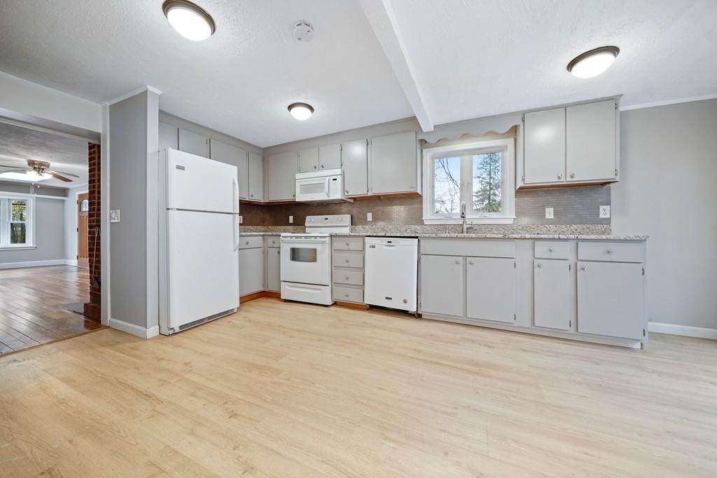 205 Eliot St - Photo 1 205 Eliot St - Photo 1