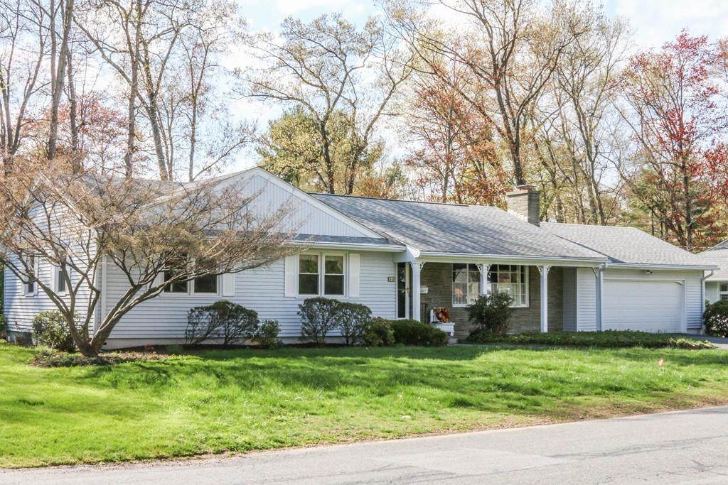 40 Lynnwood Drive - Photo 1