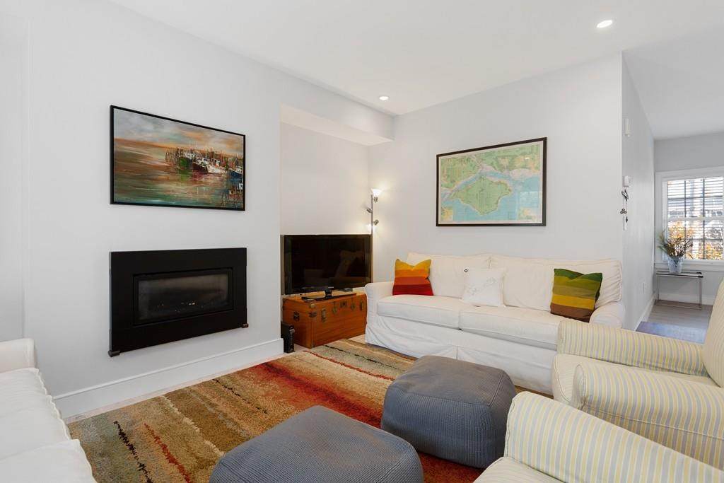 26 Alden St - Photo 1