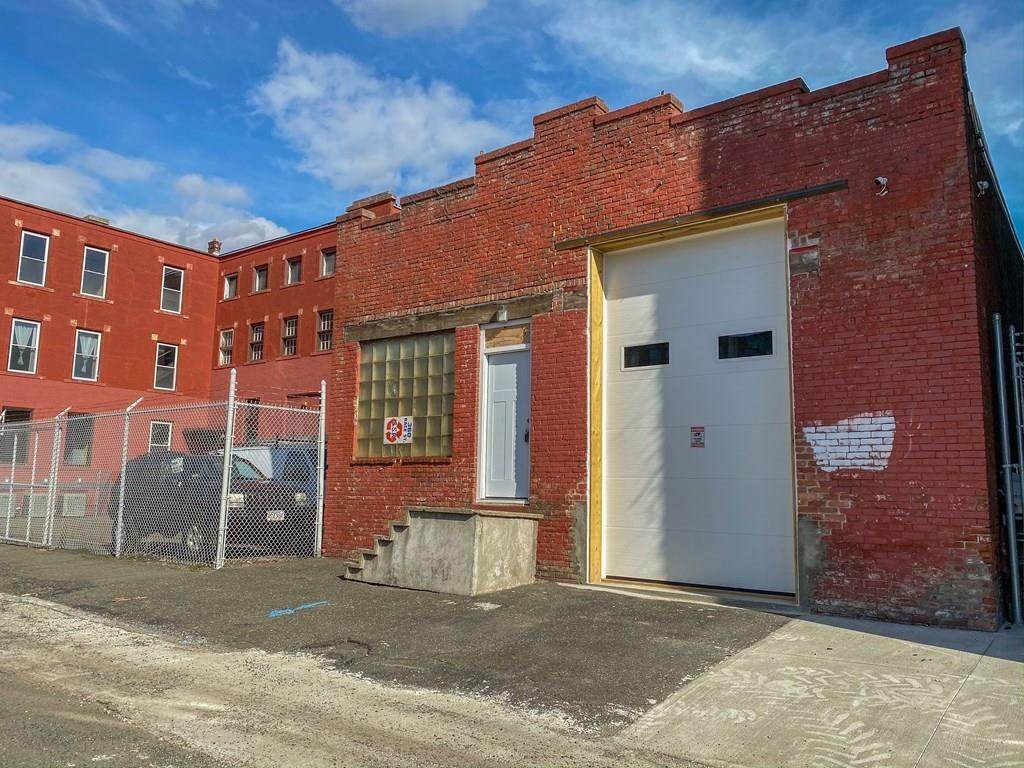 360 Race St - Photo 1