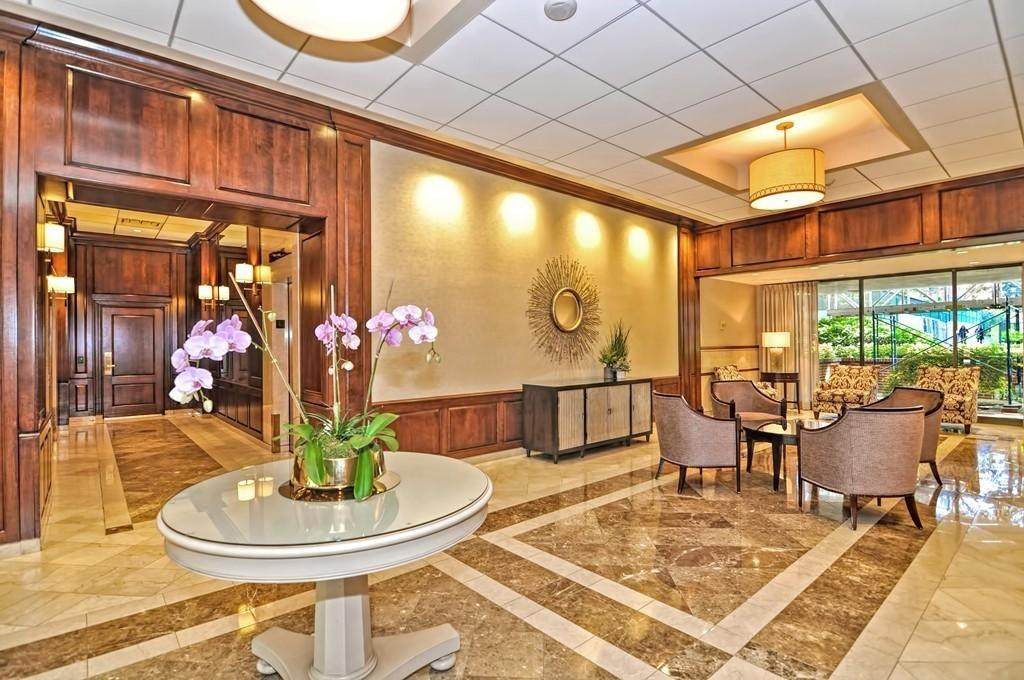 9 Hawthorne Pl - Photo 1