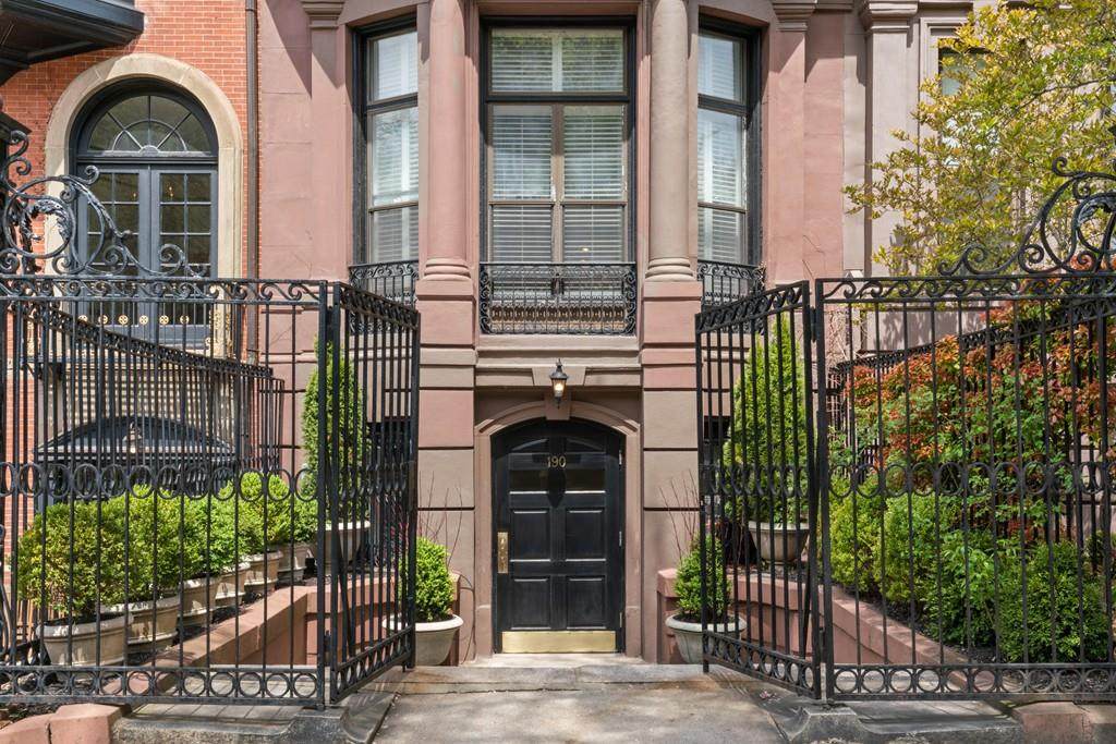 190 Beacon St - Photo 1