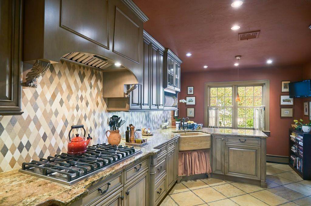 21 Whiting Lane - Photo 1